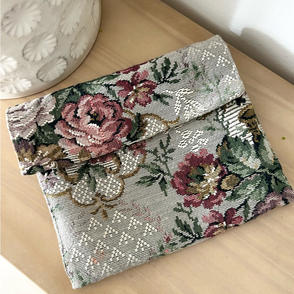Vintage Floral Tapestry Clutch Pink Taupe Cream Snap Closure Evening Bag Retro